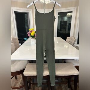 Wild Fable Women’s Green Seamless Fabric Bodysuit NWOT